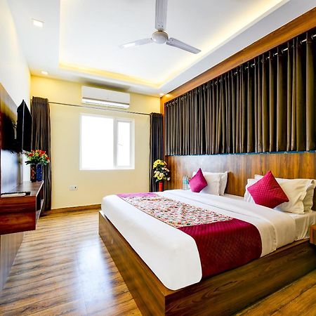 Rosewood Suites A Family Hotel Near Delhi Airport ニューデリー エクステリア 写真